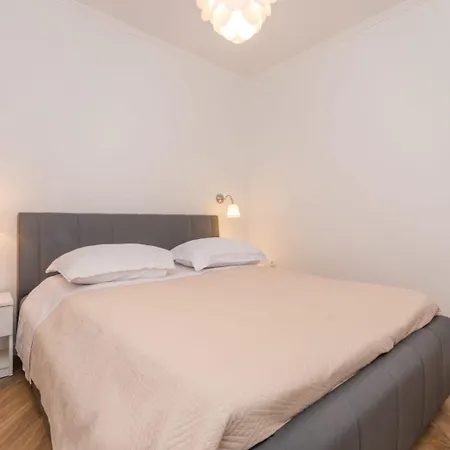 Appartamento Teresa - Great Location & Parking Sali